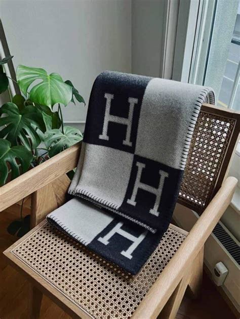 hermes avalon blanket reviews.